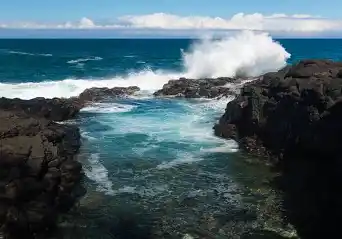 Turtle Cove (Right side of Queen's Bath)