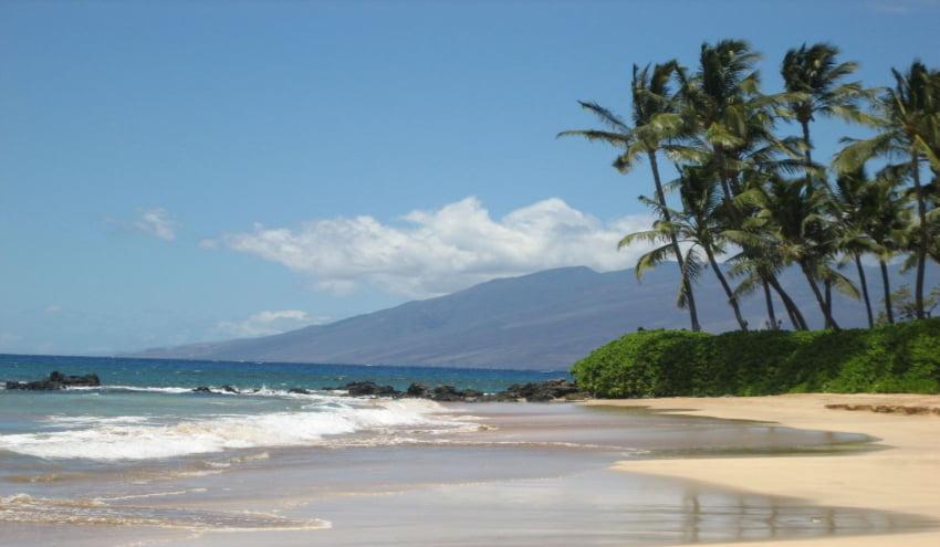 Palauea Beach (White Rock) in Maui - Hawaiian Planner