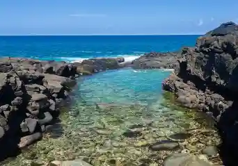 Turtle Cove (Right side of Queen's Bath)